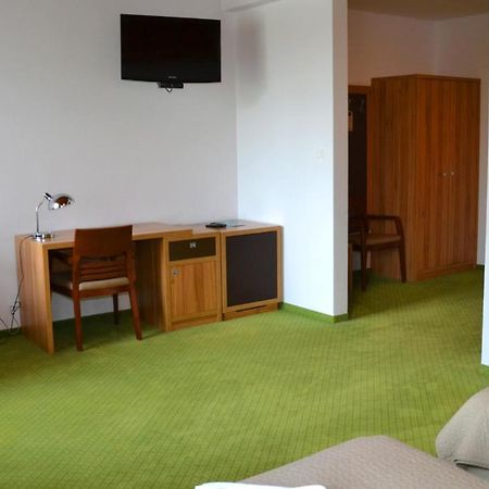 Tawerna Kaper Hotel Ilawa Ngoại thất bức ảnh