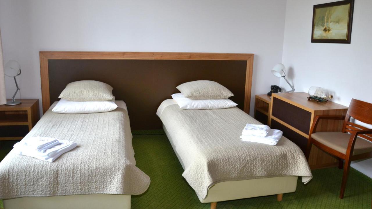 Tawerna Kaper Hotel Ilawa Ngoại thất bức ảnh