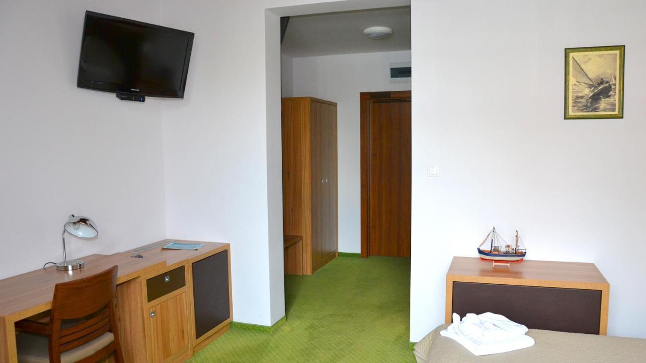 Tawerna Kaper Hotel Ilawa Ngoại thất bức ảnh