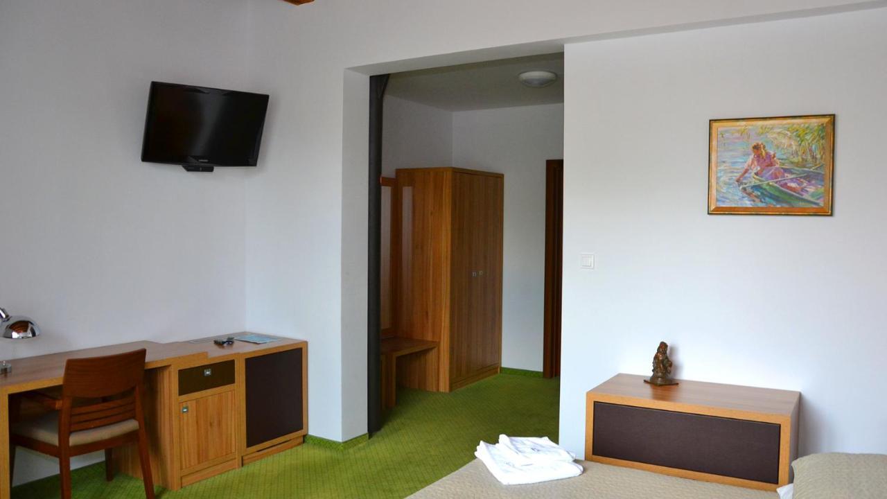 Tawerna Kaper Hotel Ilawa Ngoại thất bức ảnh