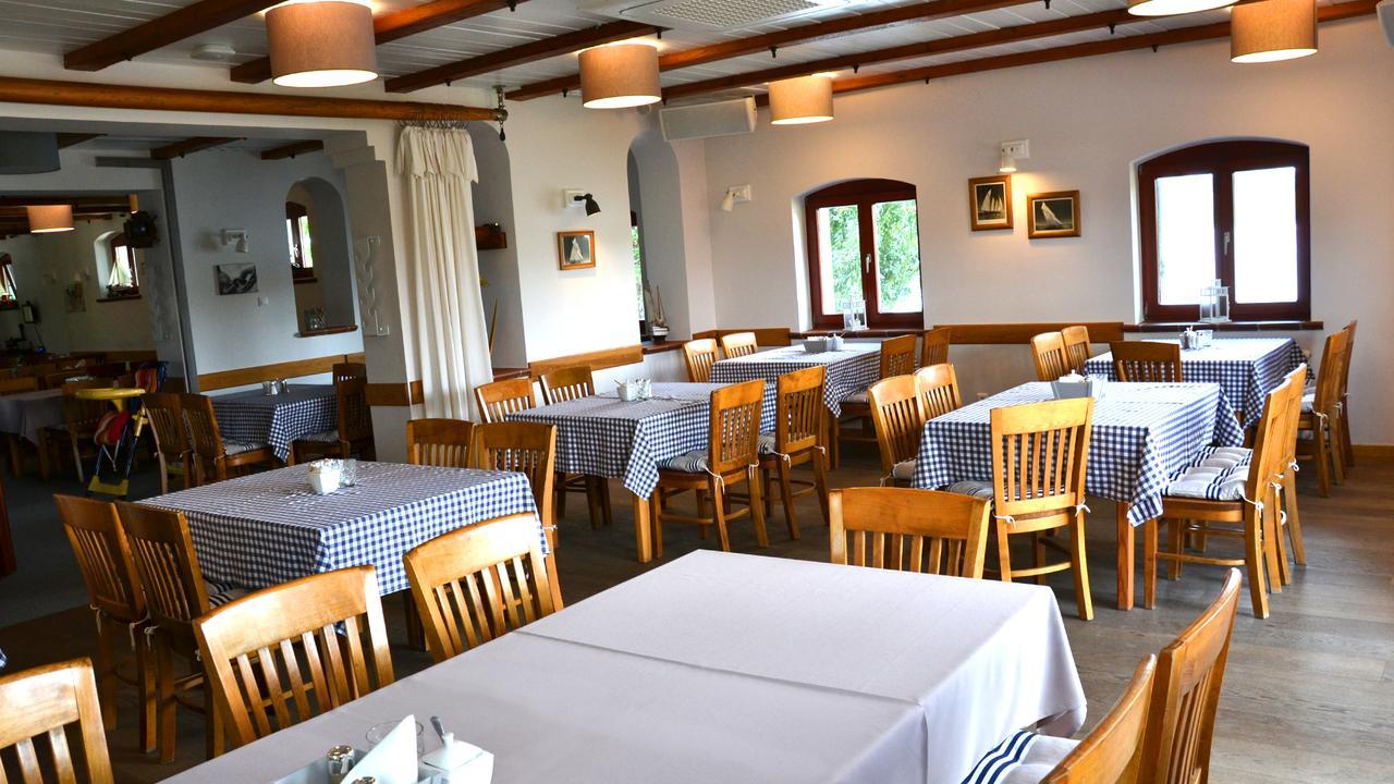 Tawerna Kaper Hotel Ilawa Ngoại thất bức ảnh