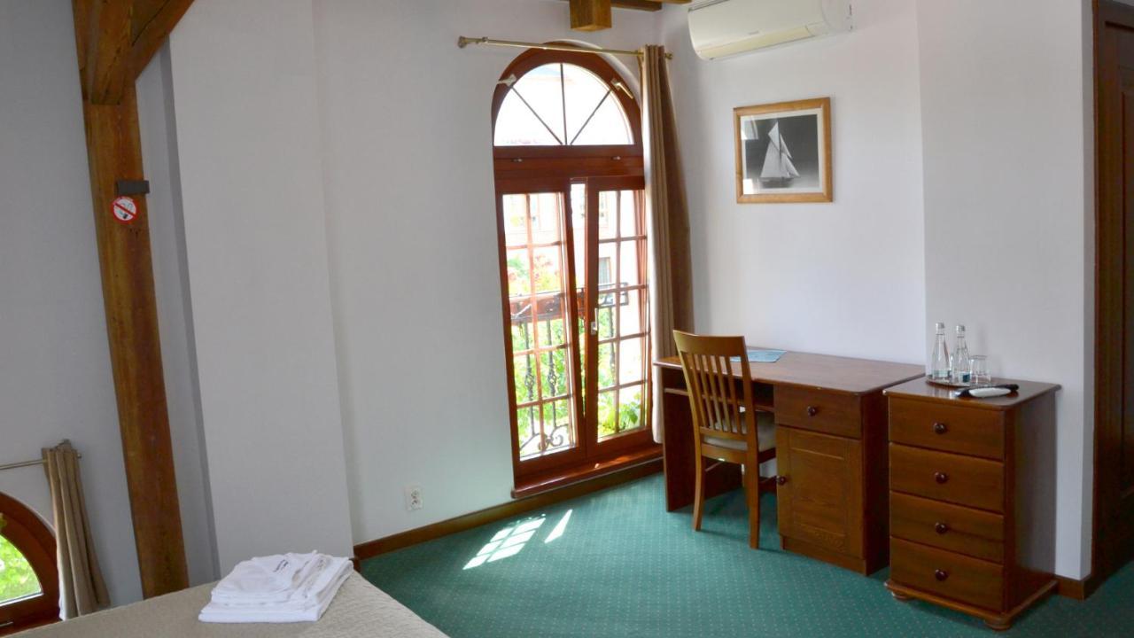 Tawerna Kaper Hotel Ilawa Ngoại thất bức ảnh